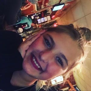 Meet your Posher, Brooke